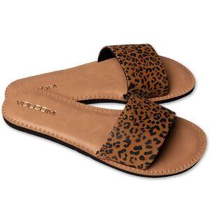 Volcom Synthetic Leather Strap Slide Sandal in Cheetah